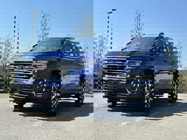 Used 2023 GMC Acadia SLE w/ Driver Convenience Package image 20