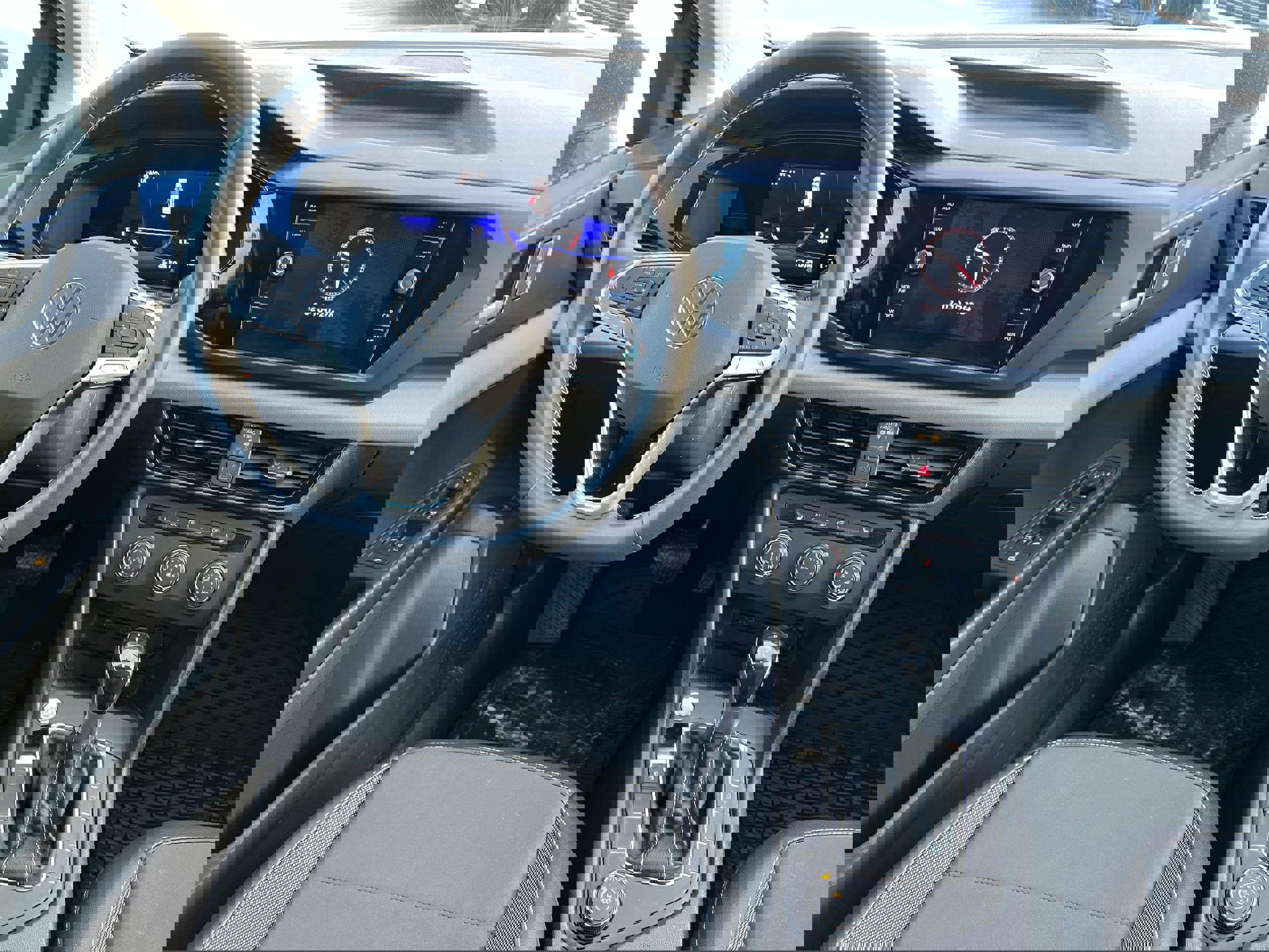 Used 2022 Volkswagen Taos SE image 16