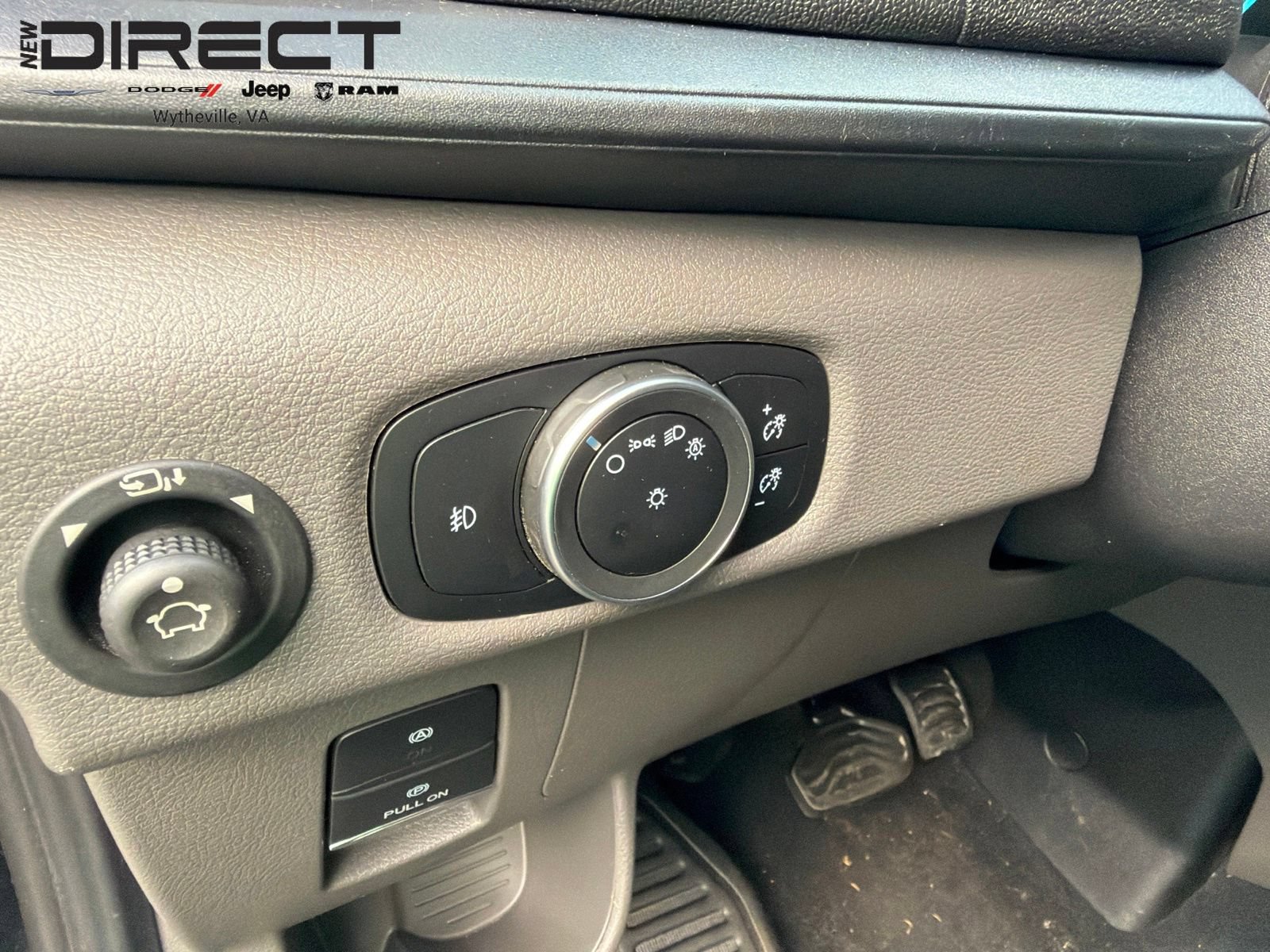Used 2025 Ford Transit 350 XLT RWD image 14