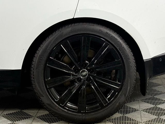New 2025 Land Rover Range Rover SE image 14