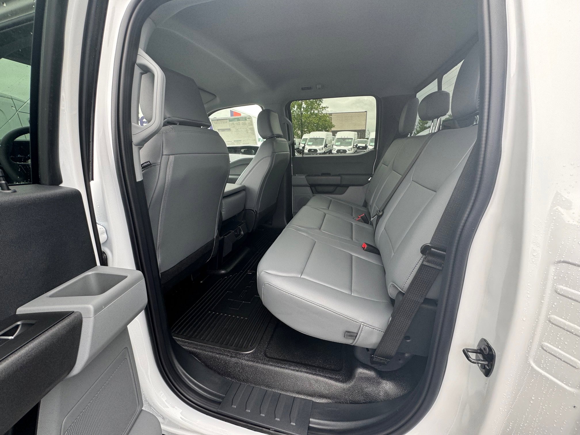 New 2025 Ford F550 4x4 Crew Cab Super Duty w/ XL Chrome Package image 4