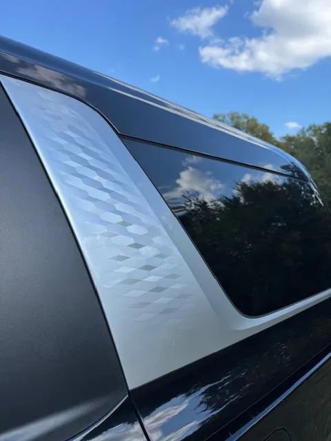 Used 2024 Kia Carnival EX image 6