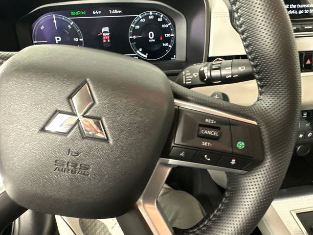 Used 2025 Mitsubishi Outlander 4WD Plug-In Hybrid image 28