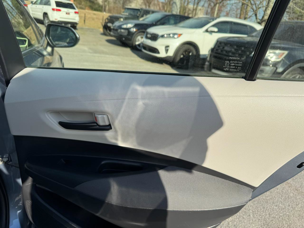 Used 2022 Toyota Corolla LE image 21