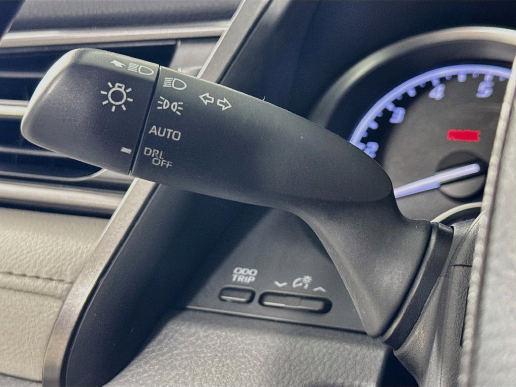 Used 2021 Toyota Camry XLE FWD image 13