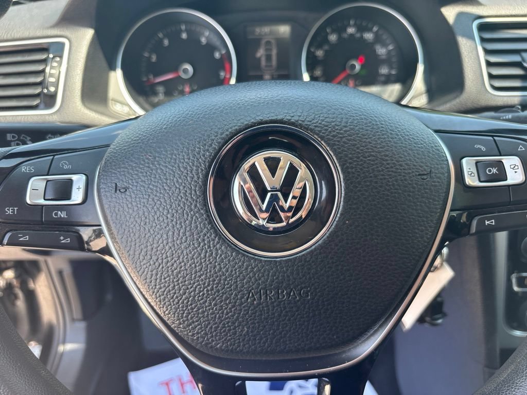 Used 2016 Volkswagen Passat 1.8T S FWD image 32