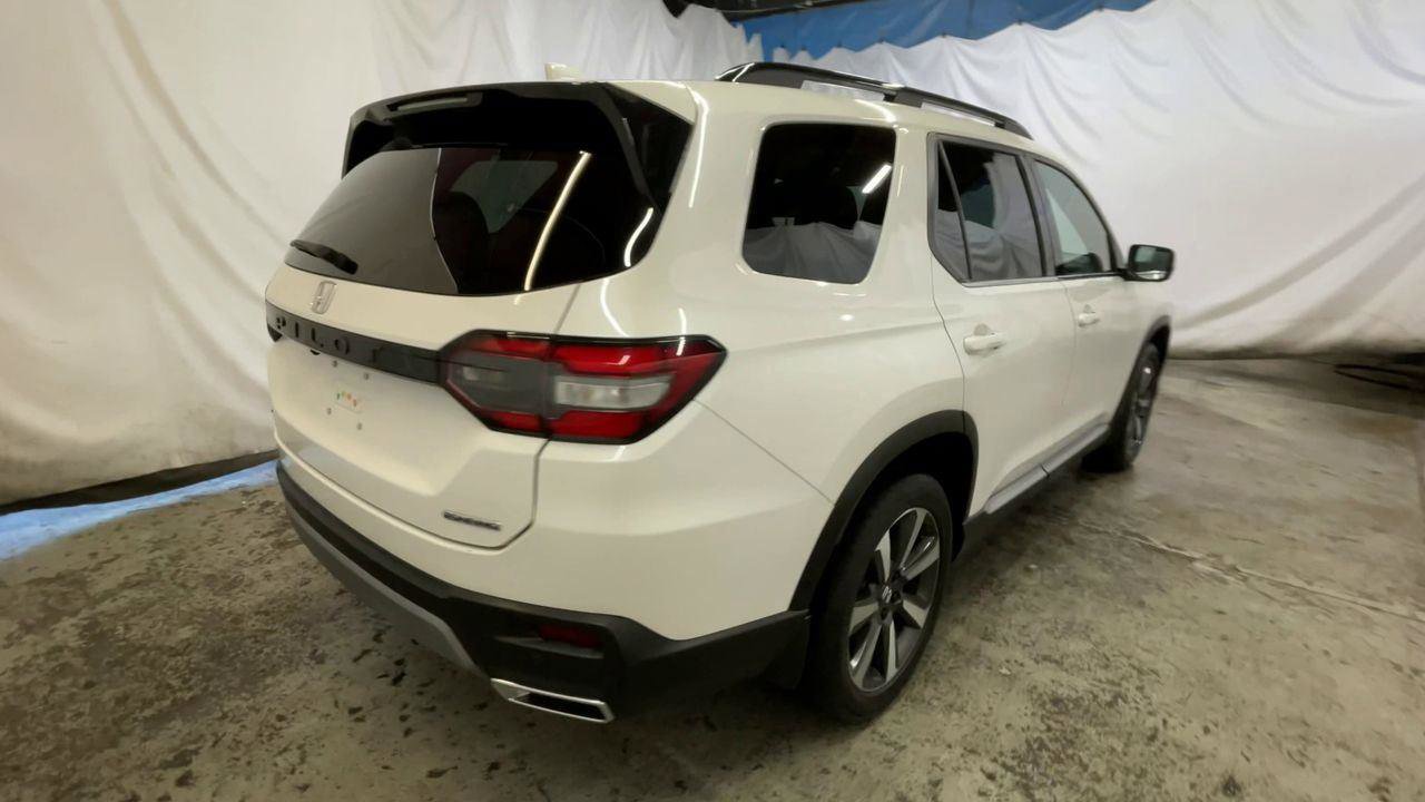 Used 2023 Honda Pilot Touring image 8