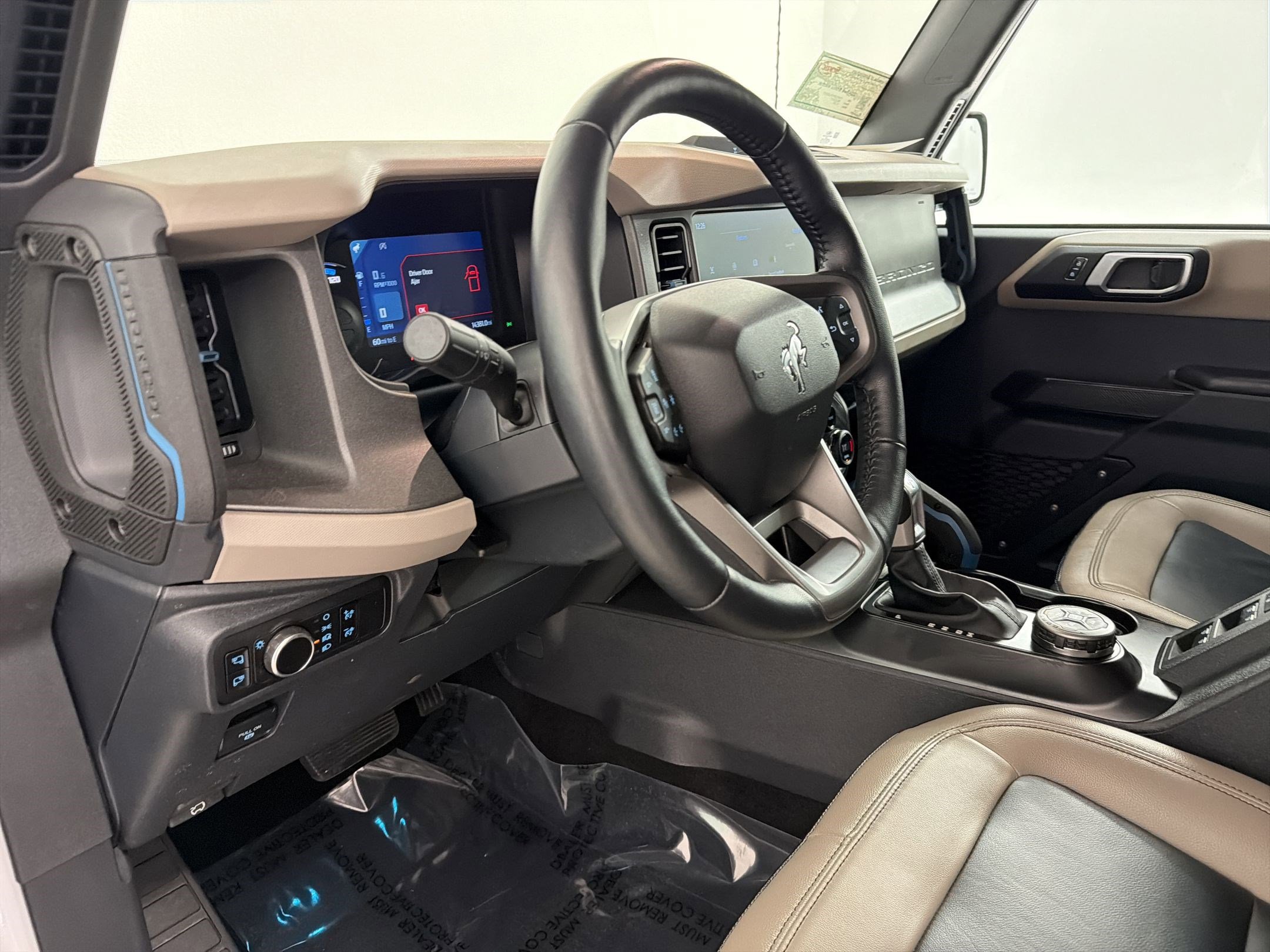 Used 2024 Ford Bronco Wildtrak image 4