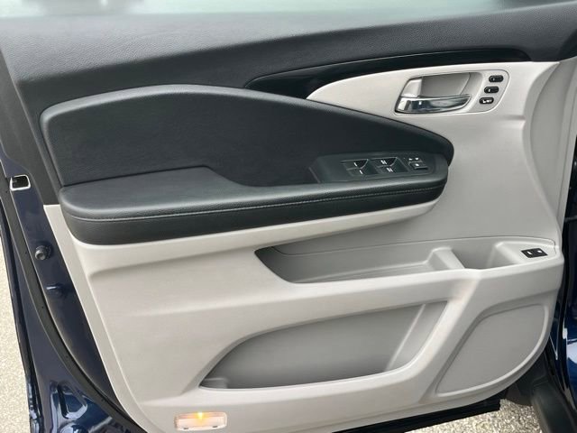 Used 2022 Honda Pilot Touring image 9