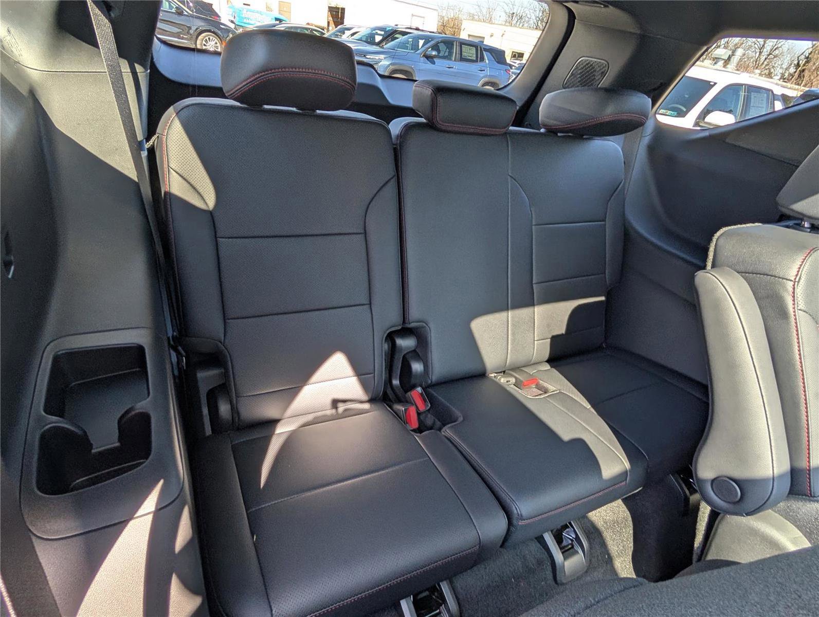 New 2026 Chevrolet Traverse Z71 w/ Enhanced Driving Package AWD/4WD image 10