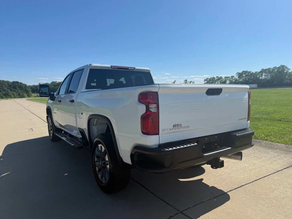 Used 2025 Chevrolet Silverado 2500 Custom w/ Custom Value Package RWD image 9