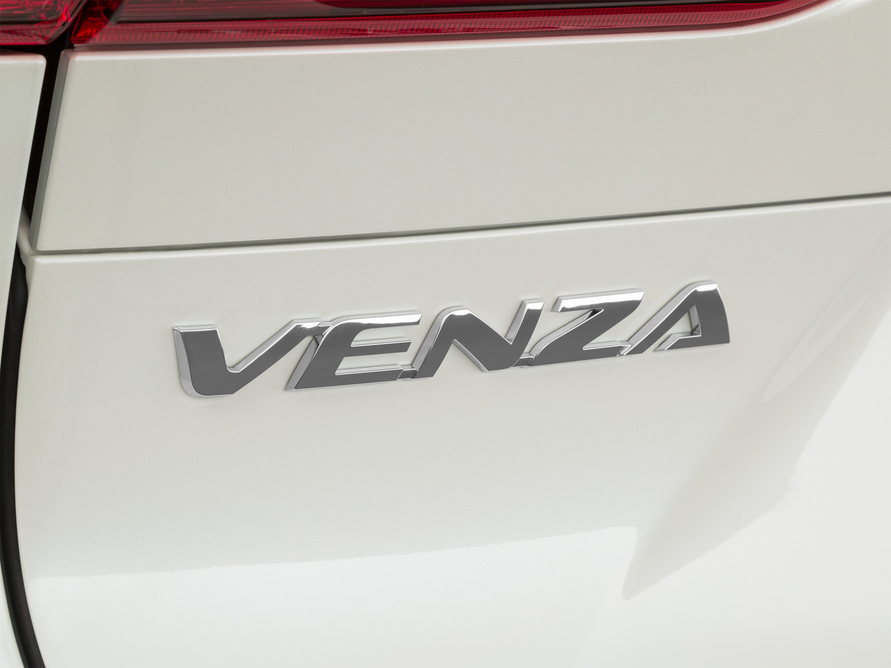 Used 2021 Toyota Venza LE AWD/4WD image 64