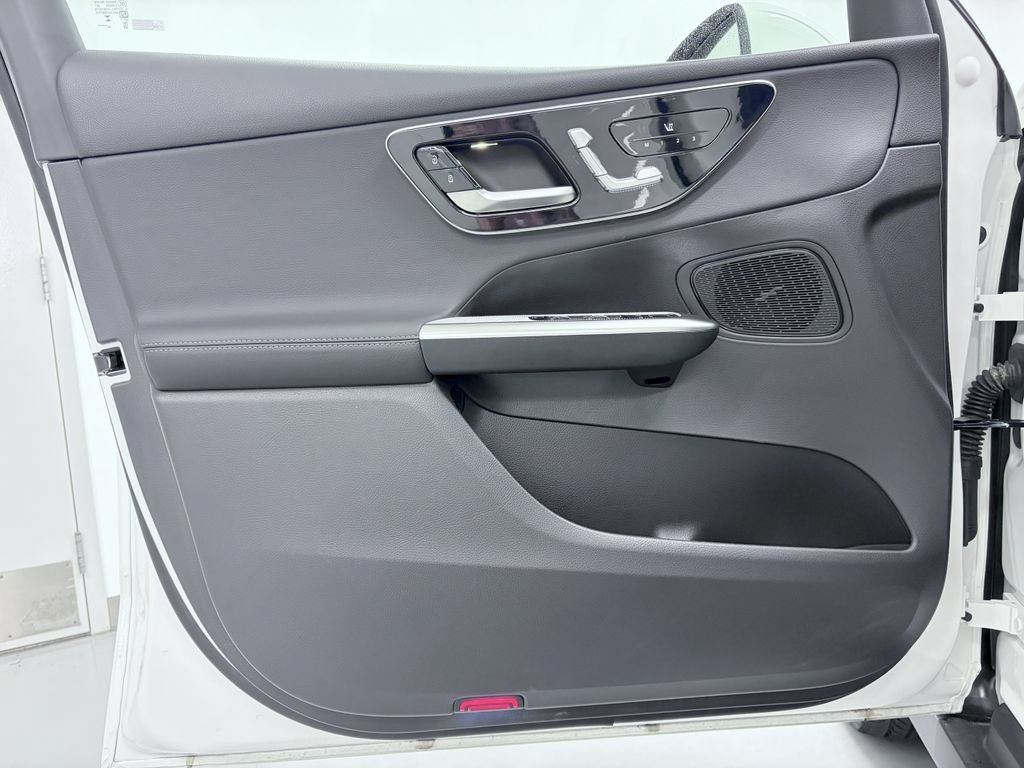 Certified 2026 Mercedes-Benz GLC 300 4MATIC image 17