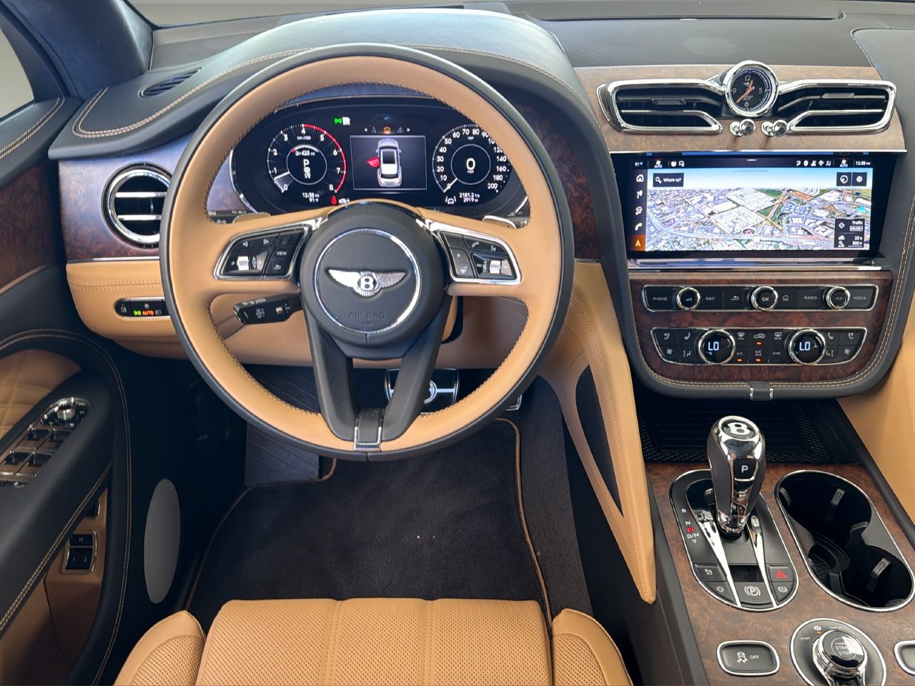 Used 2025 Bentley Bentayga AWD/4WD image 16