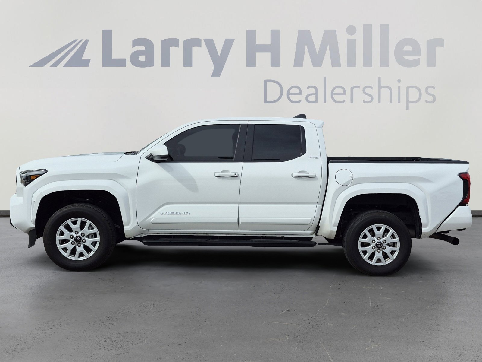 Certified 2025 Toyota Tacoma SR5 video 2