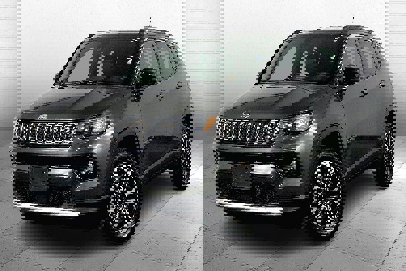 Used 2024 Jeep Compass Limited image 12