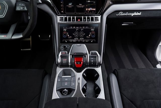 Used 2024 Lamborghini Urus Performante image 32