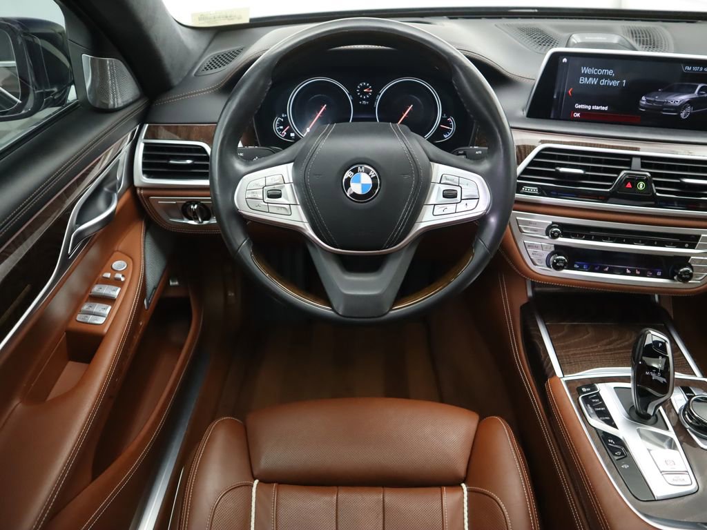 Used 2019 BMW 750i w/ Executive Package image 10