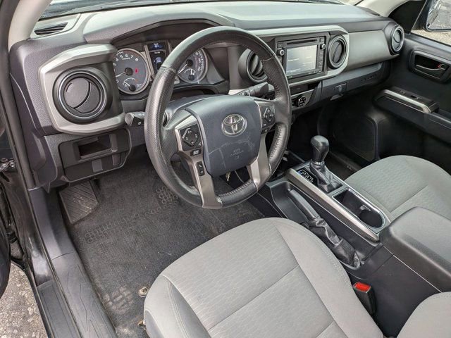 Used 2017 Toyota Tacoma SR5 AWD/4WD image 13