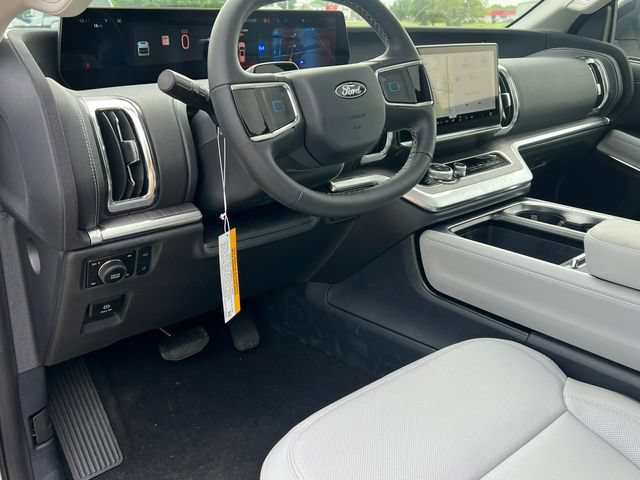 New 2026 Ford Expedition Max Platinum w/ Platinum Ultimate Package AWD/4WD image 18