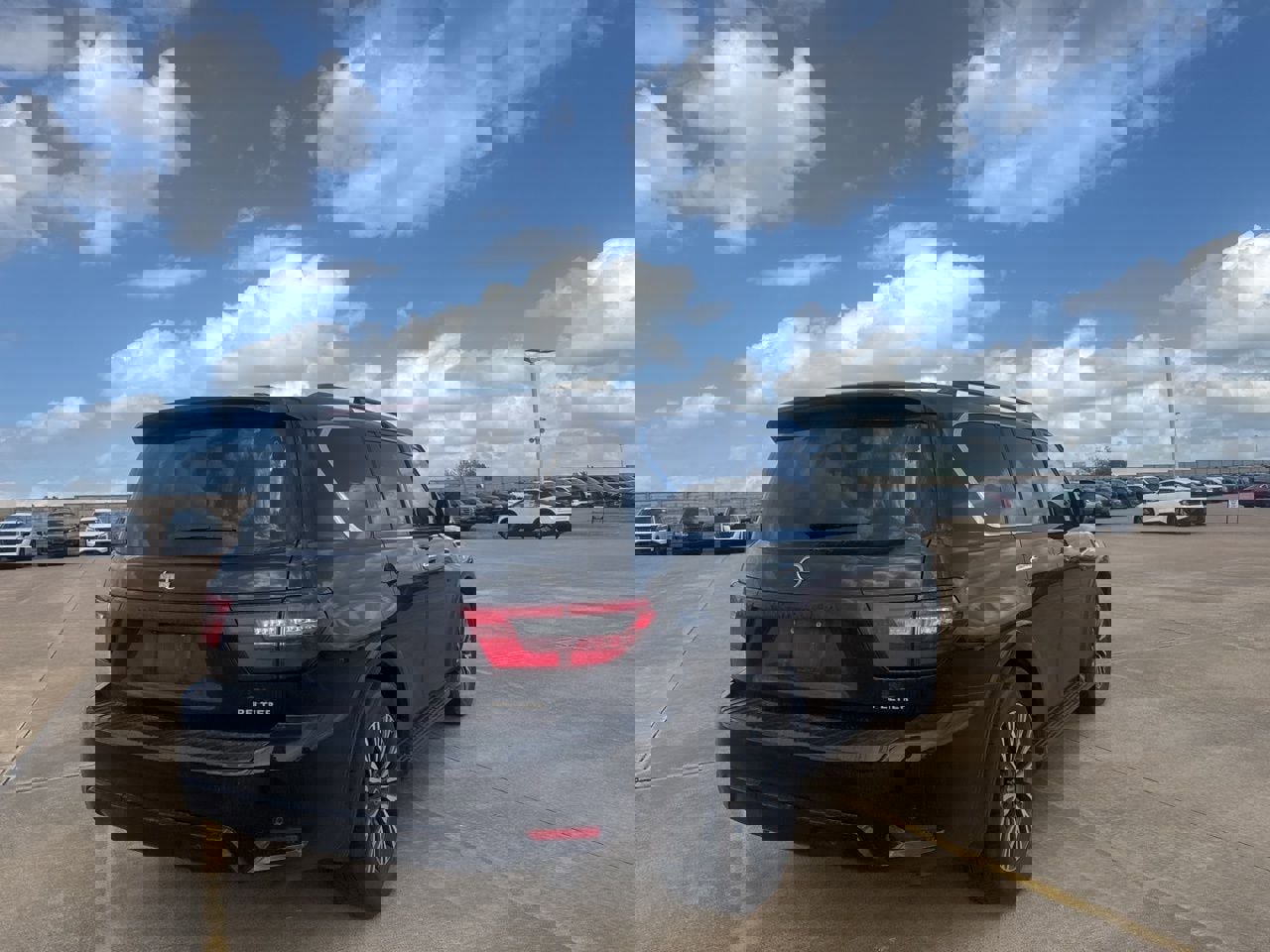 Used 2022 Nissan Armada SL w/ Midnight Edition Package image 21