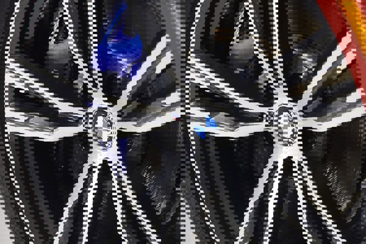 Used 2022 BMW Z4 M40i w/ Premium Package image 17