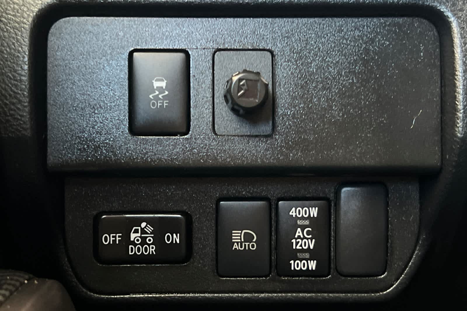 Used 2020 Toyota Tacoma TRD Off-Road w/ Technology Package RWD image 28