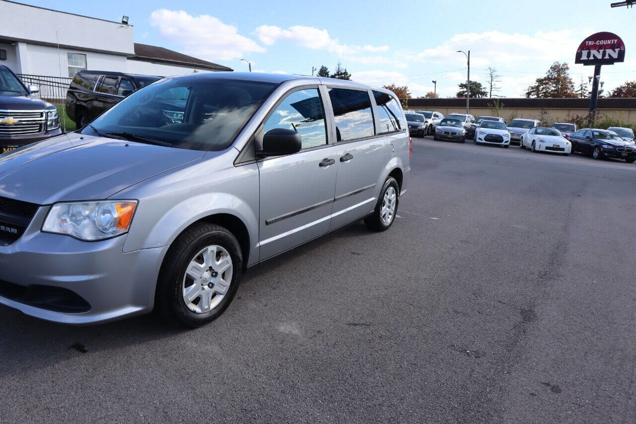 Used 2013 RAM C/V Tradesman image 36