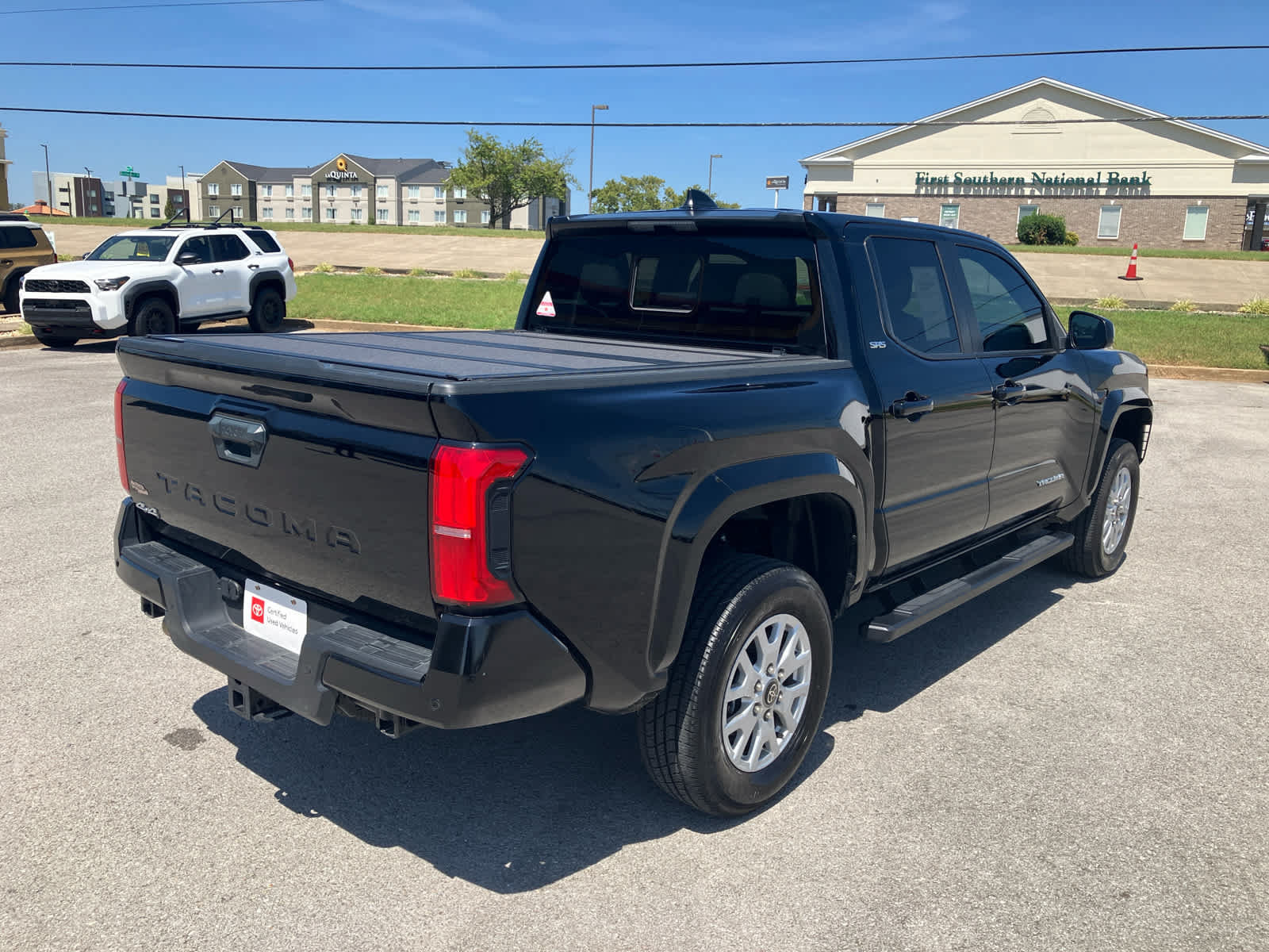 Certified 2024 Toyota Tacoma SR5 AWD/4WD image 9