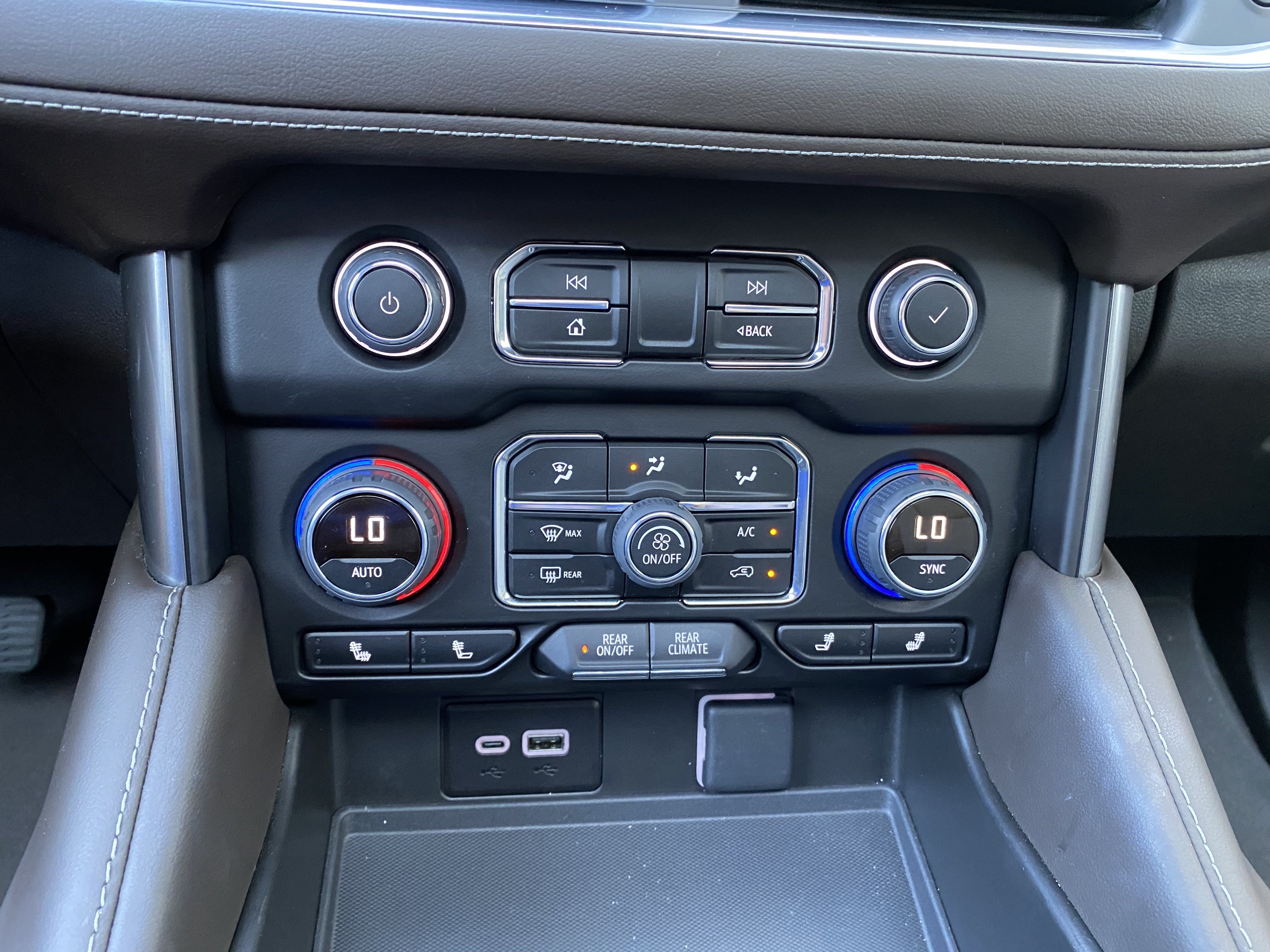 Used 2023 Chevrolet Tahoe LT w/ Luxury Package RWD image 25