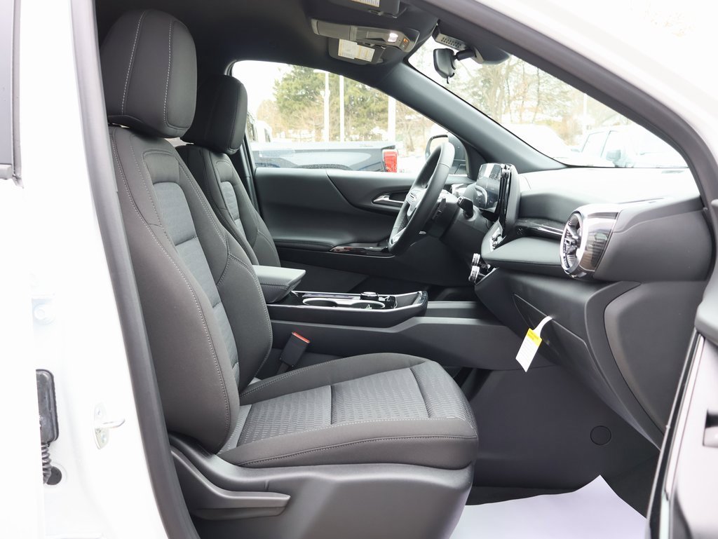 New 2026 Chevrolet Equinox LT w/ LPO, Floor Liner Package image 32