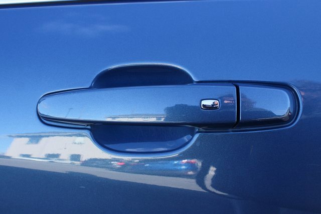 Used 2024 Chevrolet Equinox LT w/ LPO, Floor Liner Package image 9