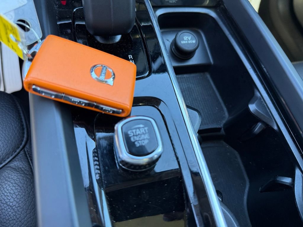 Used 2024 Volvo XC60 B5 Plus image 29