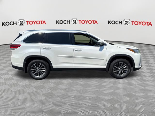 Used 2019 Toyota Highlander XLE AWD/4WD image 9