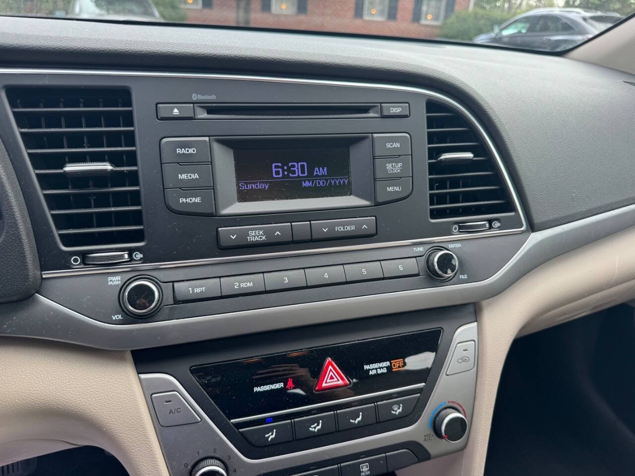 Used 2018 Hyundai Elantra SE w/ Cargo Package FWD image 10