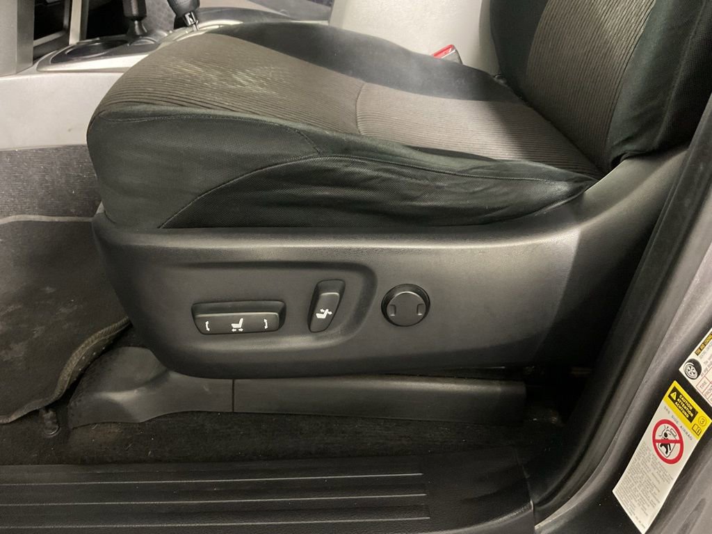Used 2011 Toyota 4Runner SR5 w/ Convenience Pkg image 16