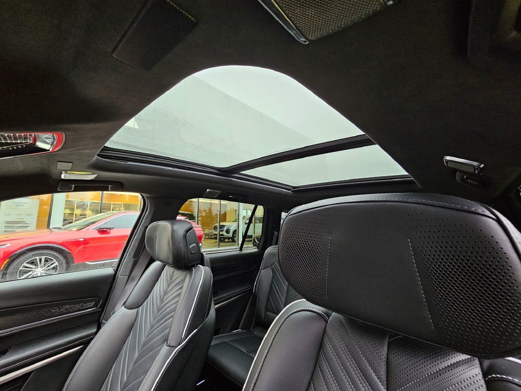 Certified 2026 Cadillac Vistiq Sport w/ LPO, Floor Liner Package AWD/4WD image 20