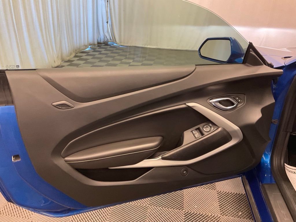 Used 2018 Chevrolet Camaro SS RWD image 18