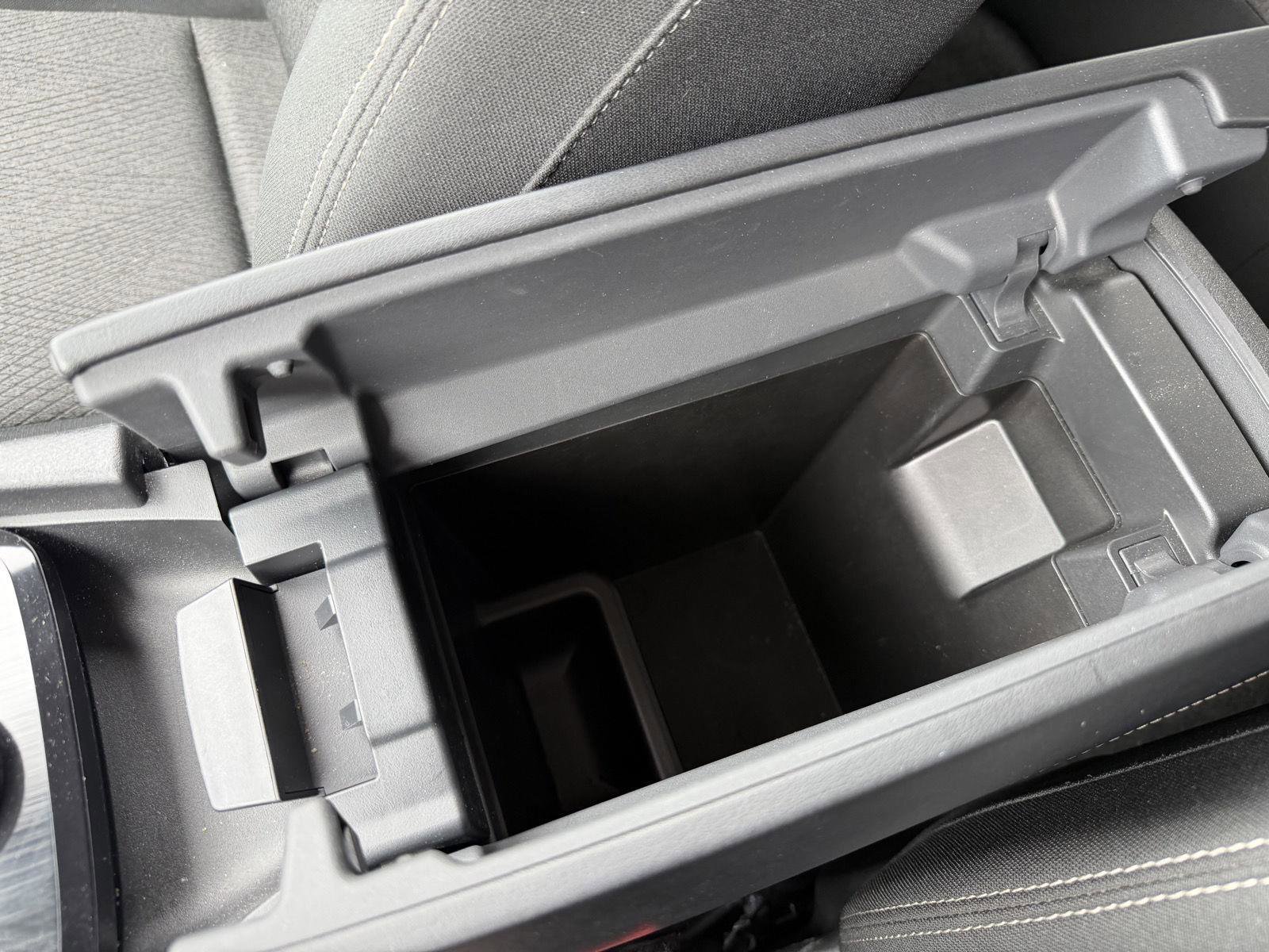 Used 2025 Nissan Rogue SV image 14