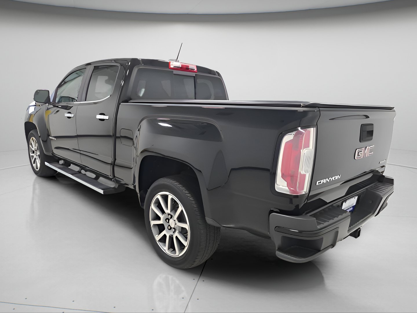 Used 2018 GMC Canyon Denali AWD/4WD image 5