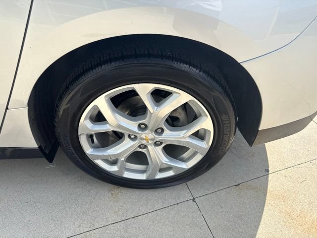 Used 2018 Chevrolet Volt Premier w/ Driver Confidence Package FWD image 11