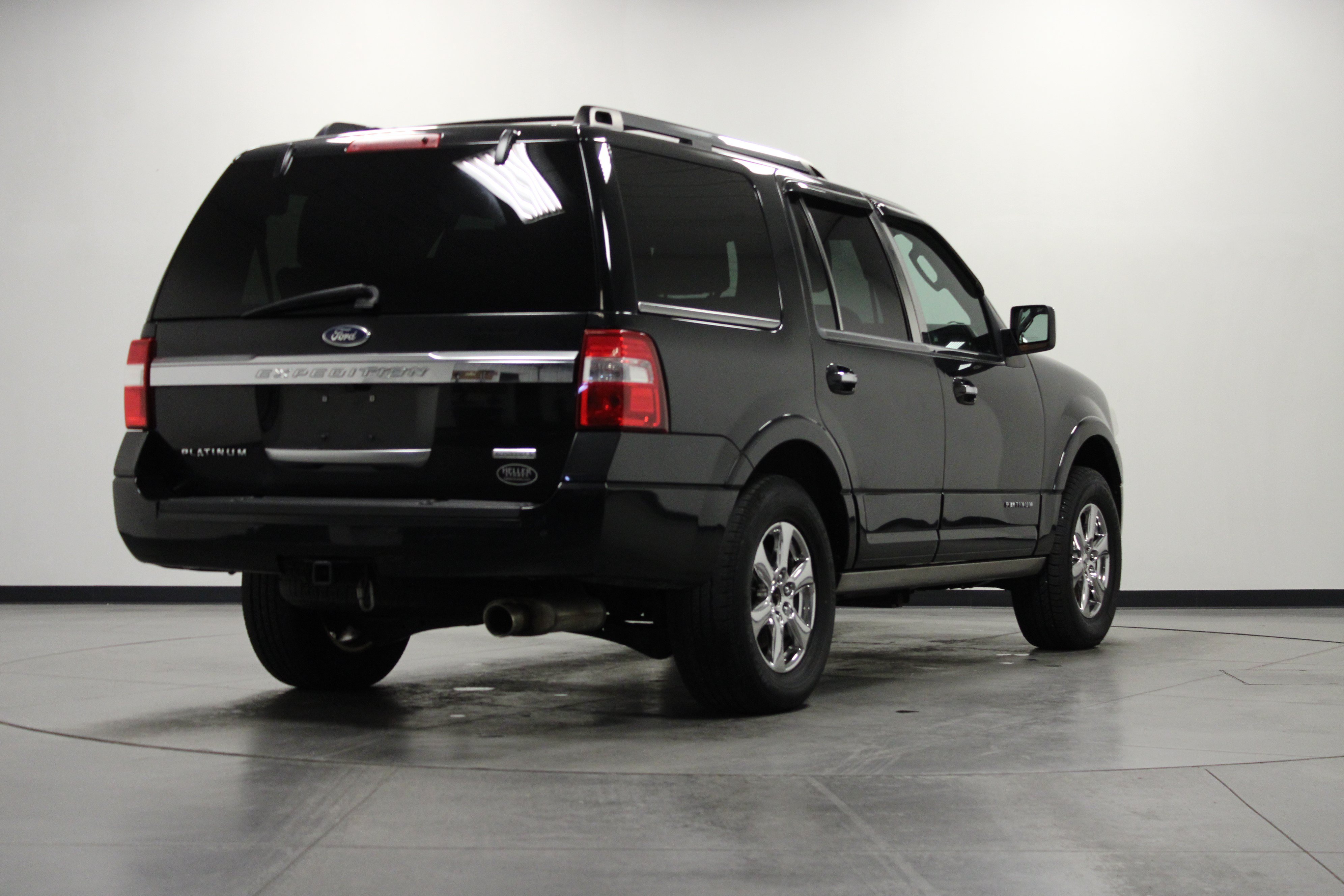 Used 2015 Ford Expedition Platinum AWD/4WD image 4