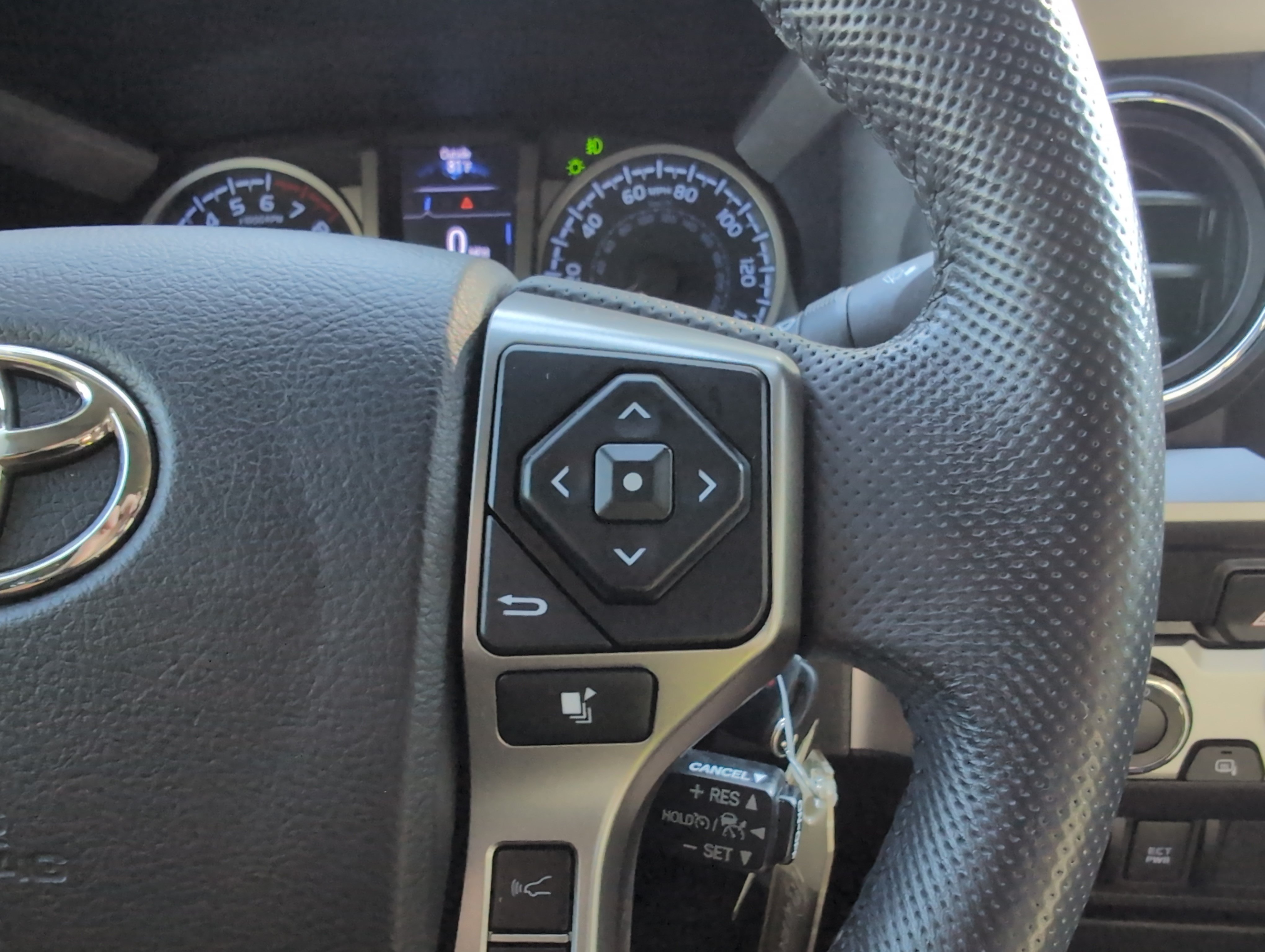 Certified 2021 Toyota Tacoma SR5 AWD/4WD image 20