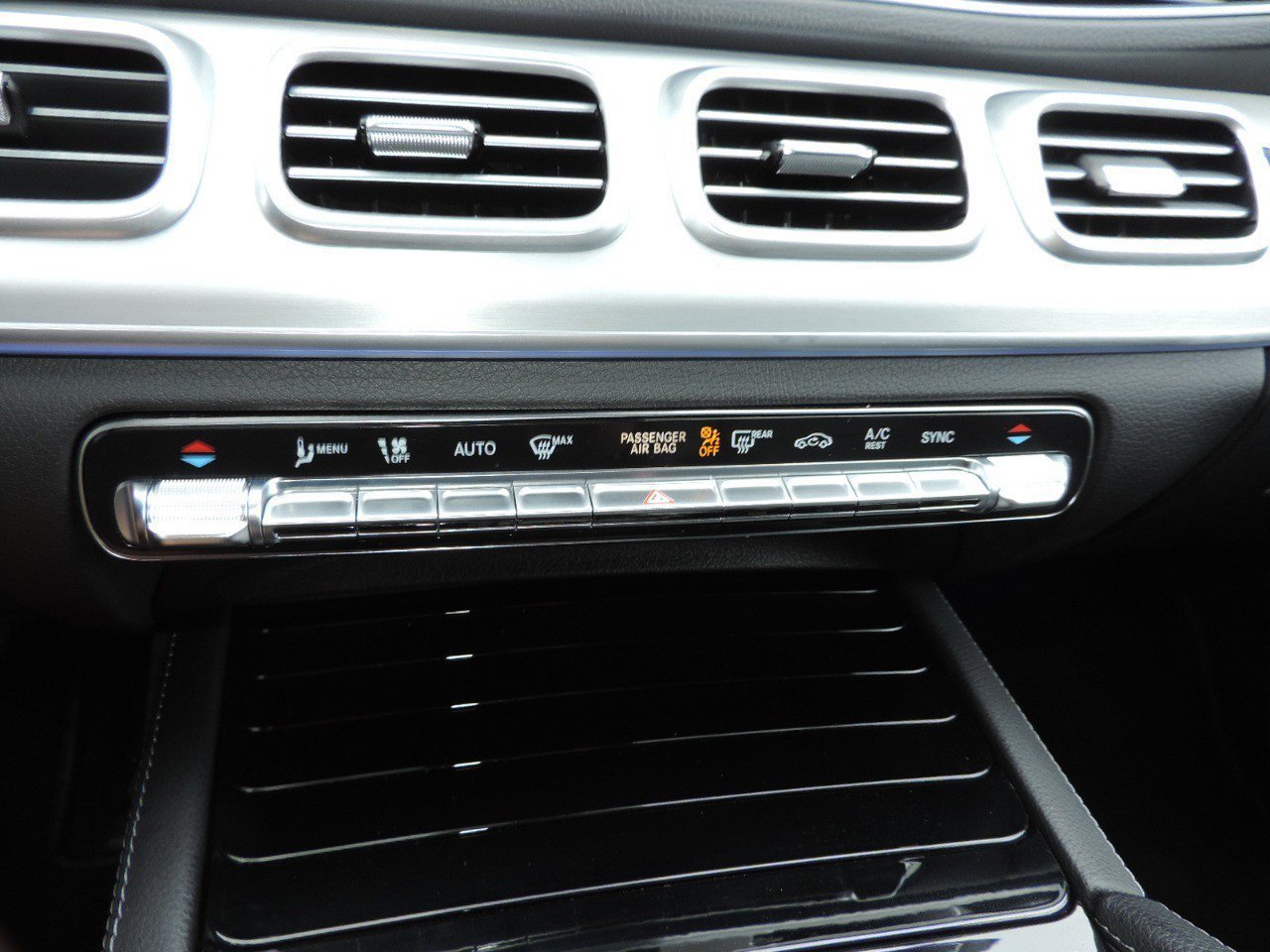 Used 2025 Mercedes-Benz GLE 350 4MATIC image 24