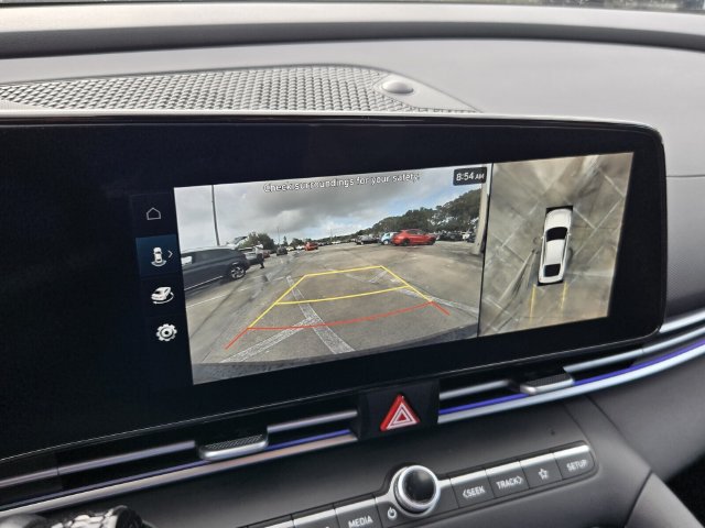Used 2024 Hyundai Elantra Limited FWD image 20