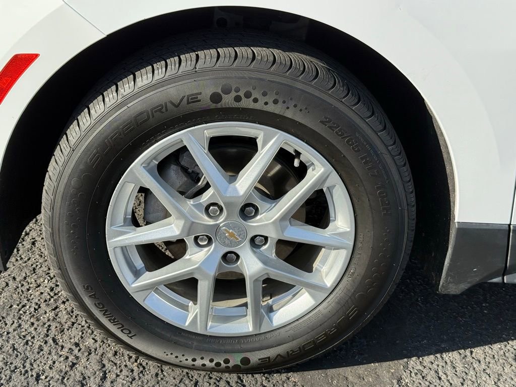 Used 2022 Chevrolet Equinox LT w/ Driver Convenience Package image 6