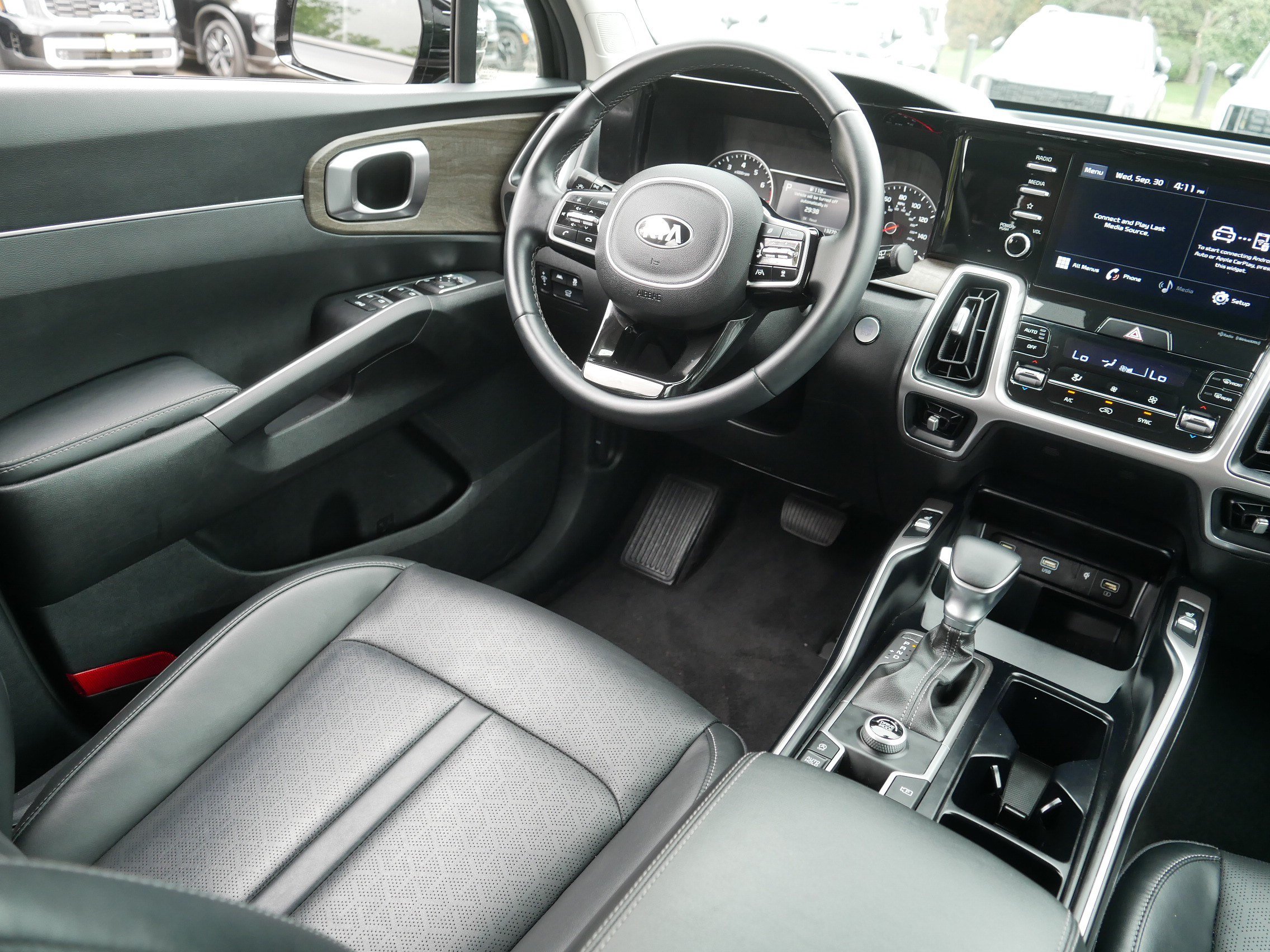 Certified 2021 Kia Sorento EX FWD image 9