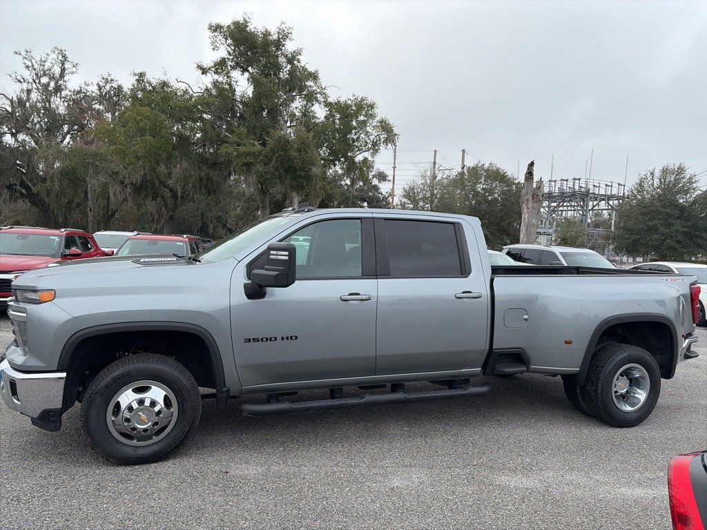 Used 2024 Chevrolet Silverado 3500 LT w/ Convenience Package image 2