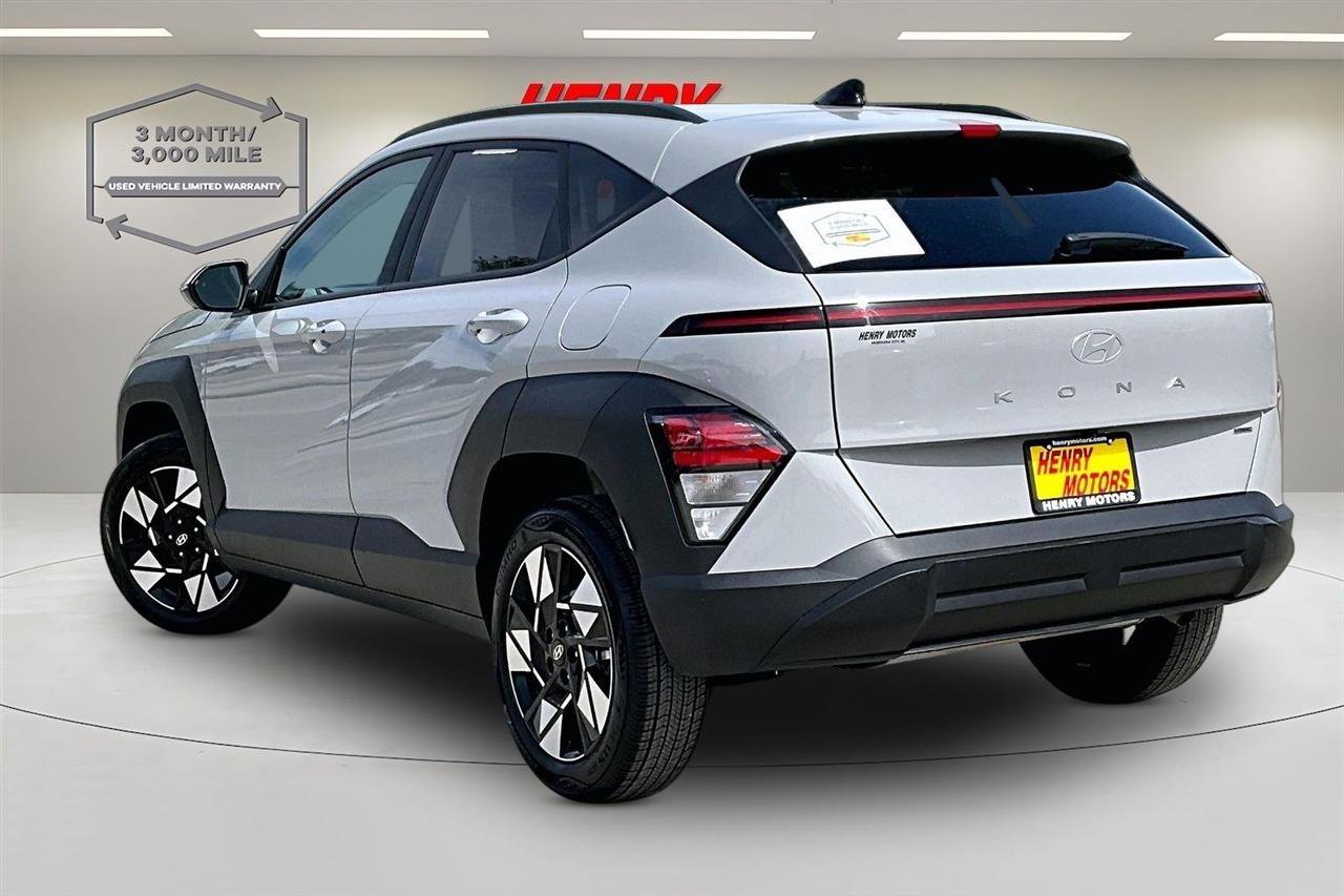 Used 2025 Hyundai Kona SEL AWD/4WD image 4