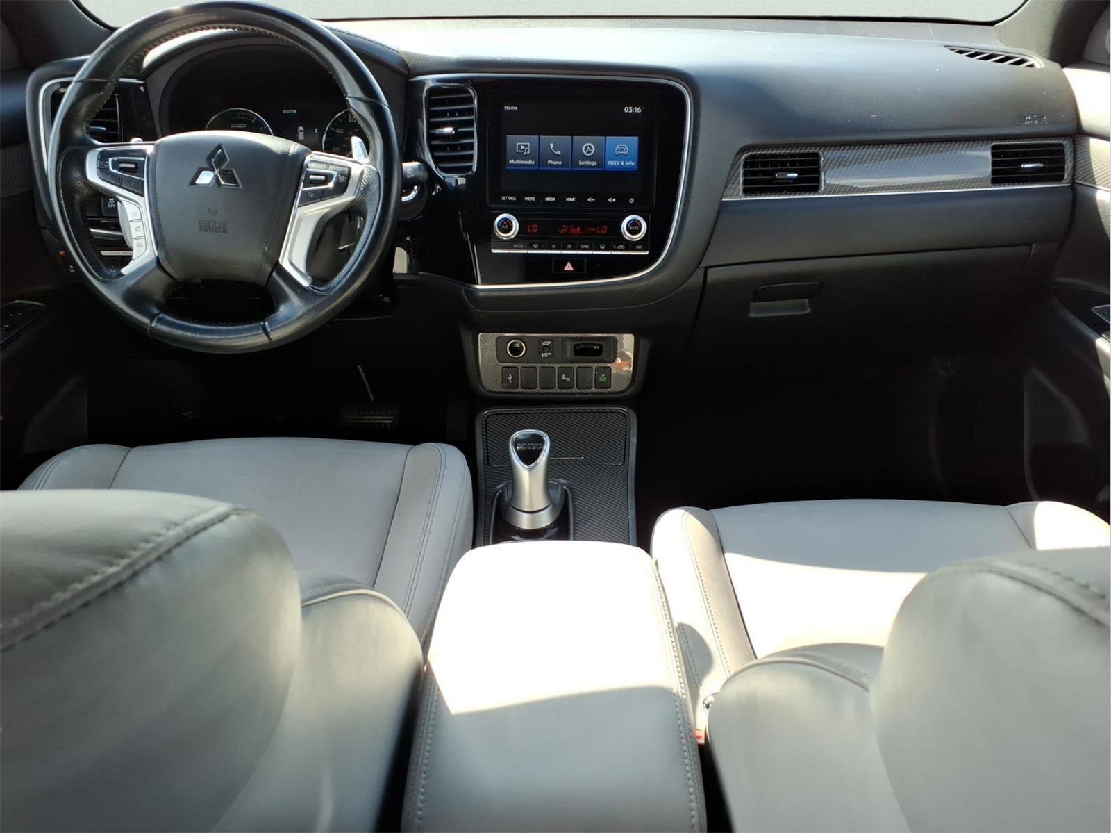 Used 2022 Mitsubishi Outlander GT AWD/4WD image 2